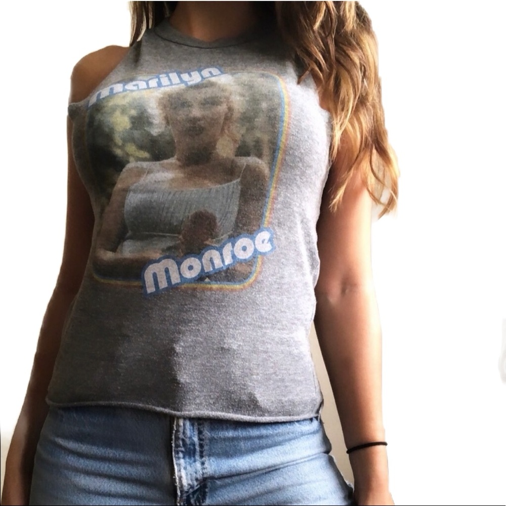 ❌SOLD Marilyn Monroe small top - Picture 2 of 2